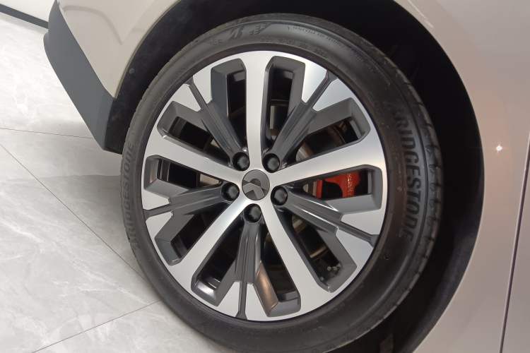 Used Nio ET7 2023 75 kWh Right Rear Wheel Hub