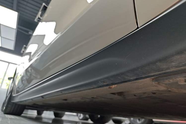 Used Nio ET7 2023 100kWh Signature Edition Right Side Sill