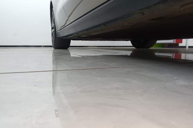Used Nio ET7 2023 75 kWh Right Side Sill