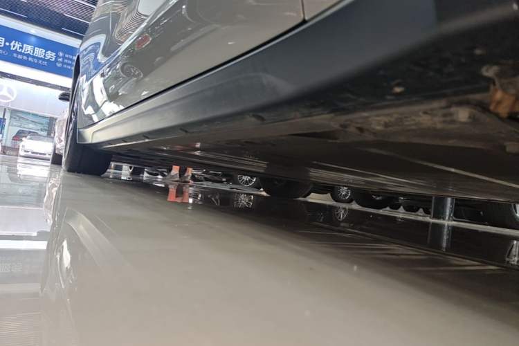 Used Nio ET7 2023 75 kWh Right Side Sill