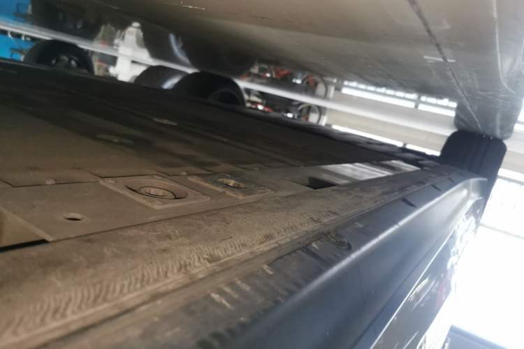 Used Nio ET7 2023 75 kWh Right Side Sill