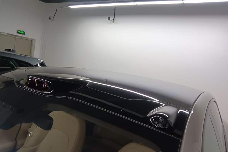 Used Nio ET7 2023 75 kWh Roof