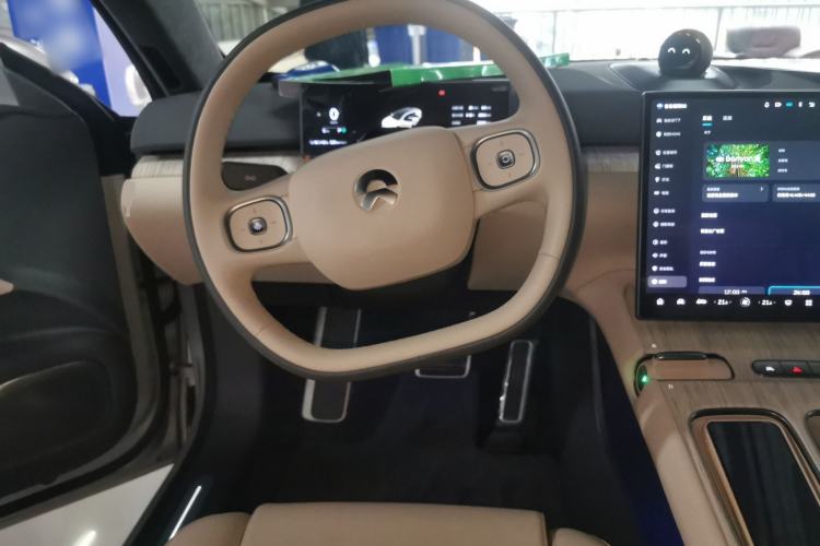 Used Nio ET7 2023 75 kWh Steering Wheel