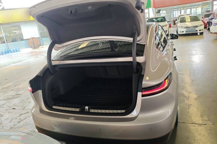 Used Nio ET7 2023 75 kWh Trunk
