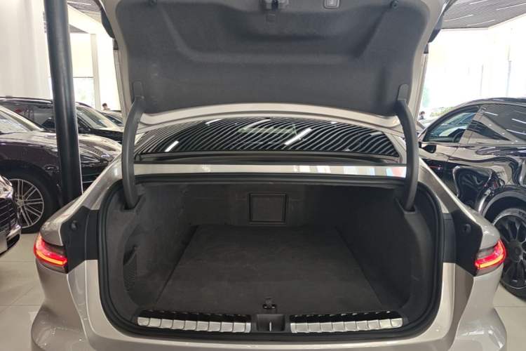 Used Nio ET7 2023 75 kWh Trunk