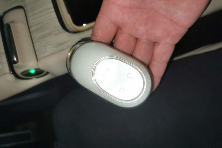 Used Nio ET7 2023 75 kWh Vehicle Key