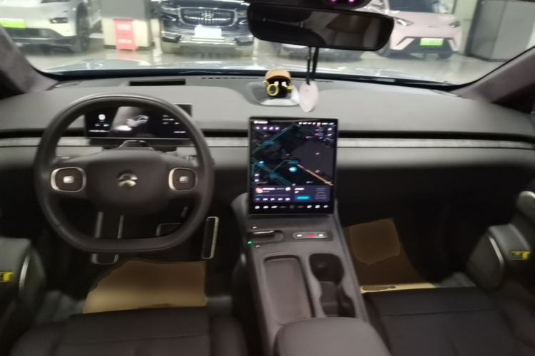 Used Nio ET7 2023 75 kWh Center Console