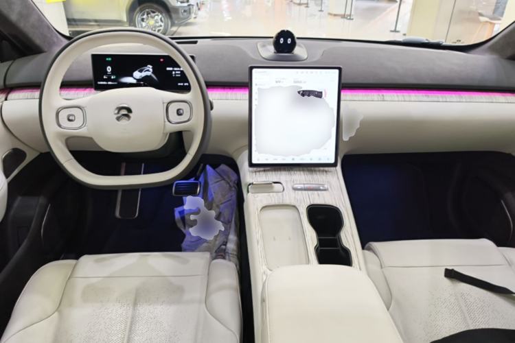 Used Nio ET7 2023 75 kWh Center Console
