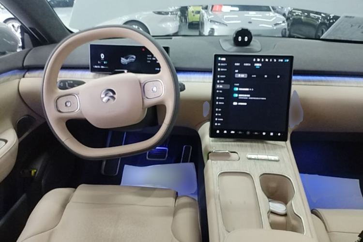 Used Nio ET7 2023 75 kWh Center Console