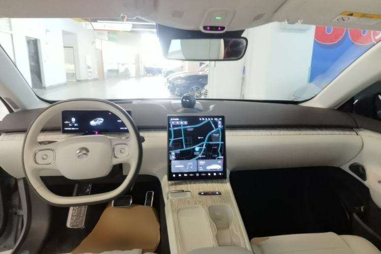 Used Nio ET7 2023 75 kWh Center Console