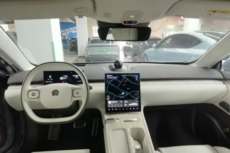 Used Nio ET7 2023 75 kWh Center Console