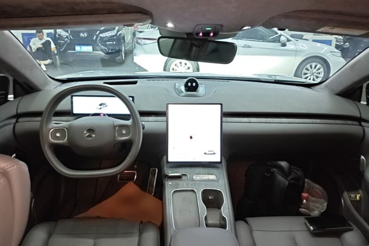 Used Nio ET7 2023 75 kWh Center Console