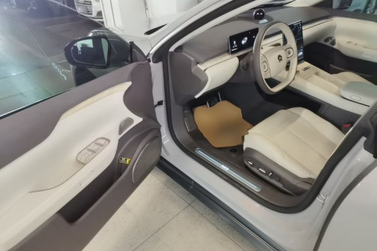 Used Nio ET7 2023 75 kWh Driver Seat