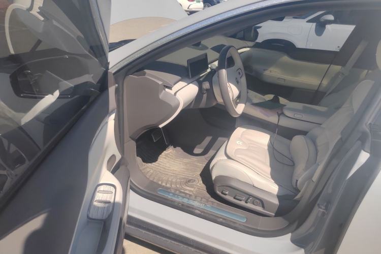 Used Nio ET7 2023 75 kWh Driver Seat