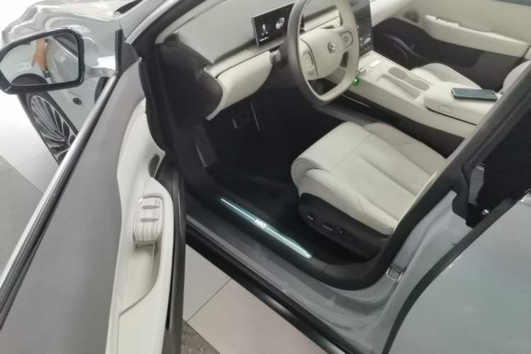 Used Nio ET7 2023 75 kWh Driver Seat