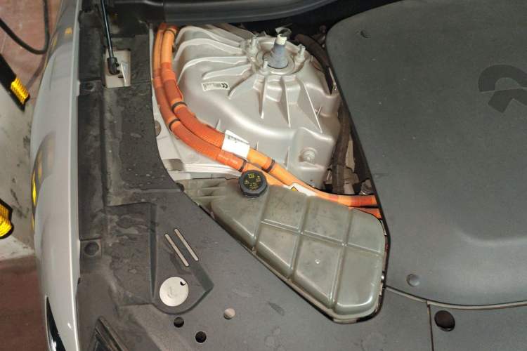 Used Nio ET7 2023 75 kWh Engine Bay Right