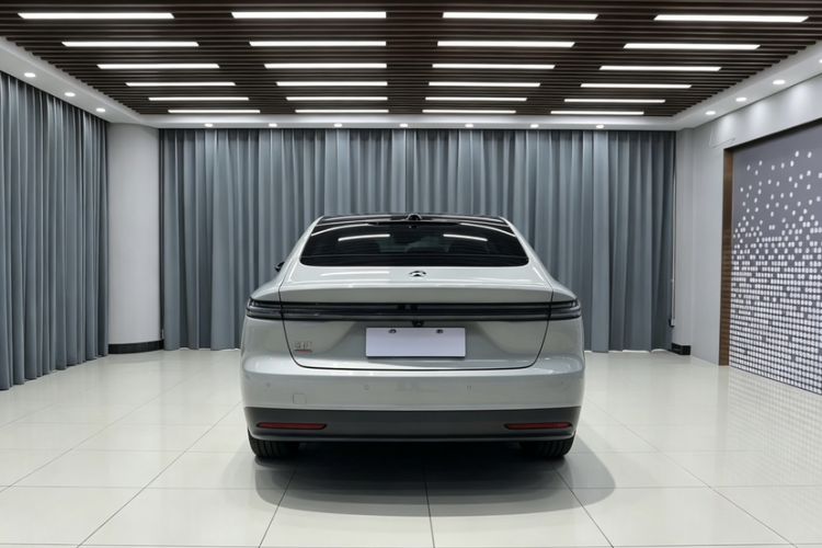 Used Nio ET7 2023 75 kWh Exterior 9