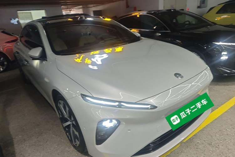 Used Nio ET7 2023 75 kWh Front Right 45 Deg