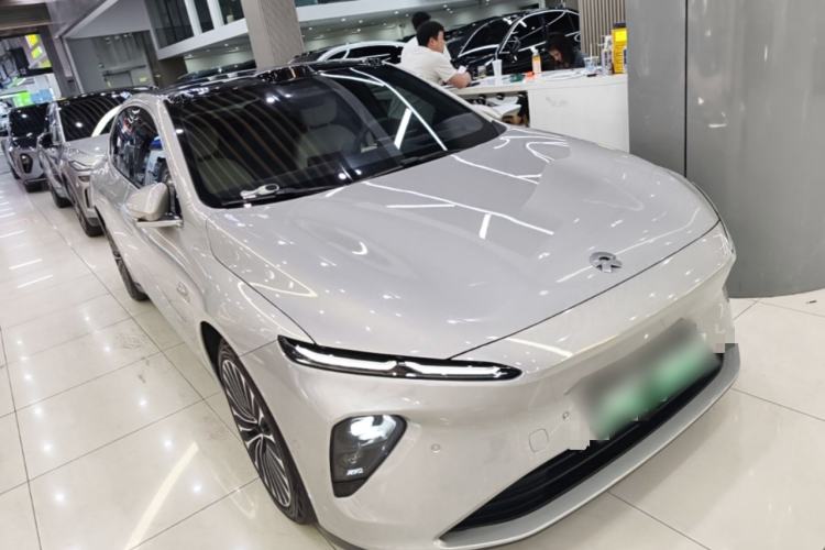 Used Nio ET7 2023 75 kWh Front Right 45 Deg