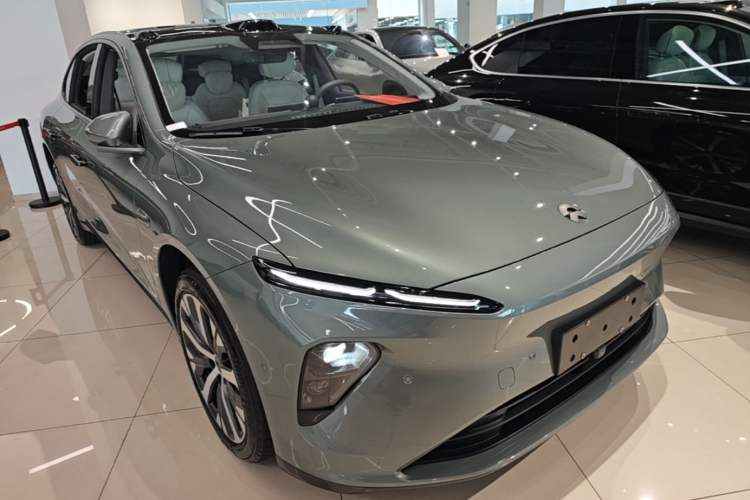 Used Nio ET7 2023 100kWh Signature Edition Front Right 45 Deg