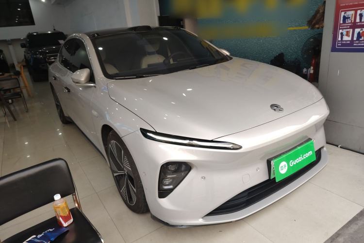 Used Nio ET7 2023 75 kWh Front Right 45 Deg
