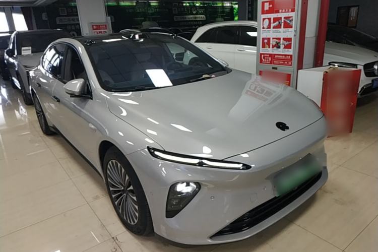 Used Nio ET7 2023 75 kWh Front Right 45 Deg