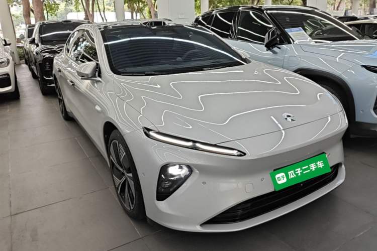 Used Nio ET7 2023 75 kWh Front Right 45 Deg