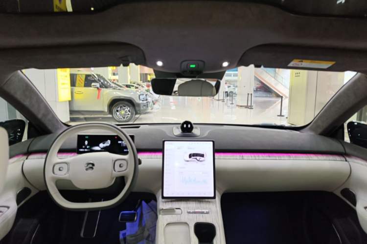Used Nio ET7 2023 75 kWh Headliner