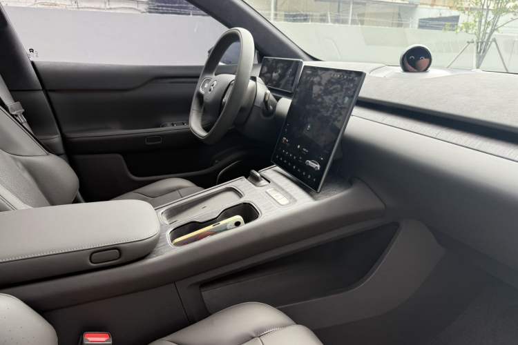 Used Nio ET7 2023 75 kWh Interior 1