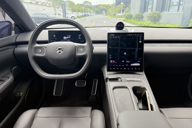 Used Nio ET7 2023 75 kWh Interior 2