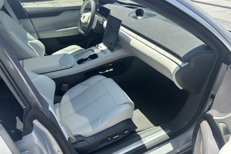Used Nio ET7 2023 75 kWh Interior 2