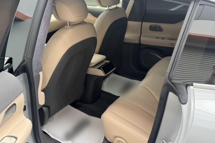 Used Nio ET7 2023 75 kWh Interior 5