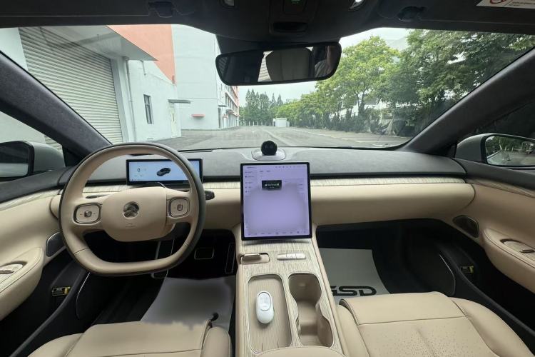 Used Nio ET7 2023 75 kWh Interior 6