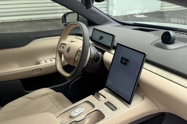 Used Nio ET7 2023 75 kWh Interior 8