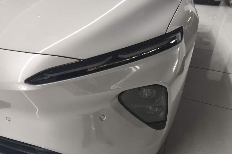 Used Nio ET7 2023 75 kWh Left Front Headlight