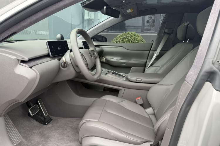 Used Nio ET7 2023 75 kWh Left Front Seat