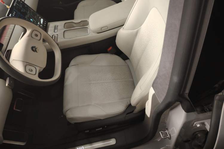 Used Nio ET7 2023 75 kWh Left Front Seat