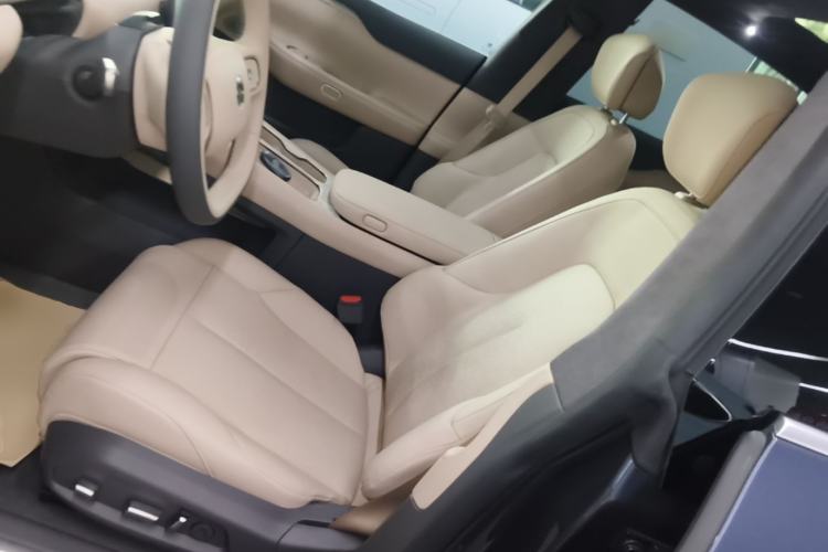 Used Nio ET7 2023 75 kWh Left Front Seat