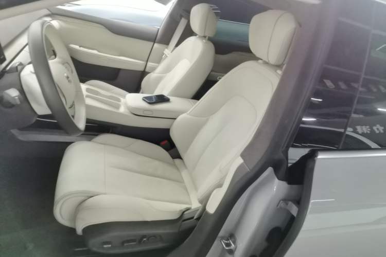 Used Nio ET7 2023 75 kWh Left Front Seat