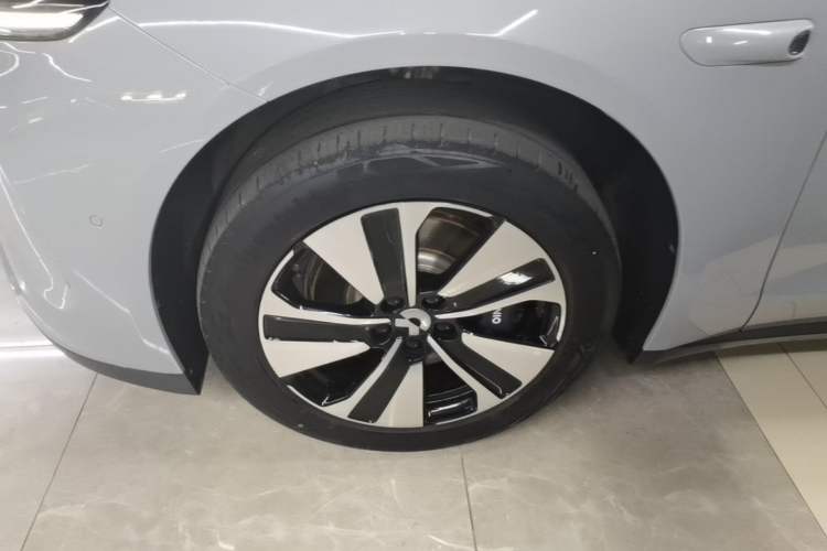 Used Nio ET7 2023 75 kWh Left Front Wheel Hub