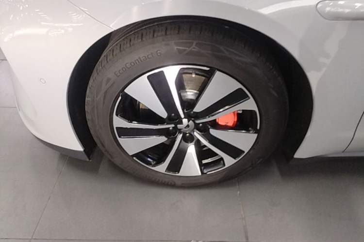 Used Nio ET7 2023 75 kWh Left Front Wheel Hub
