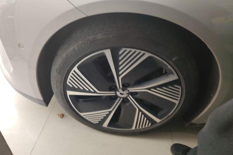 Used Nio ET7 2023 75 kWh Left Front Wheel Hub