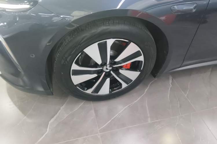 Used Nio ET7 2023 75 kWh Left Front Wheel Hub