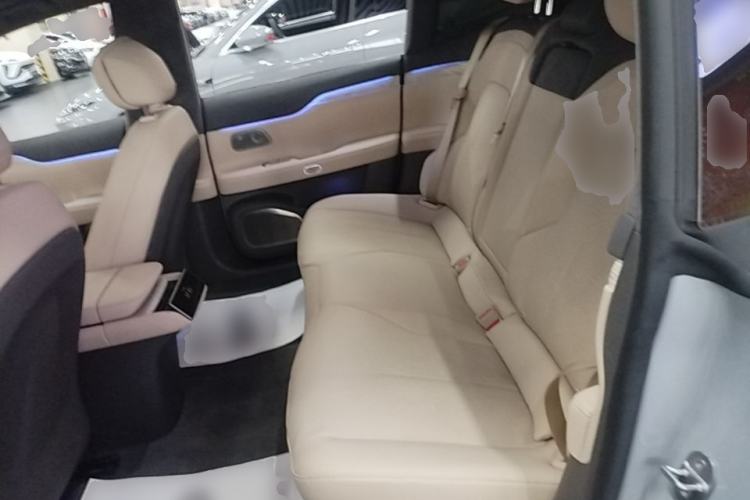 Used Nio ET7 2023 75 kWh Left Rear Seat