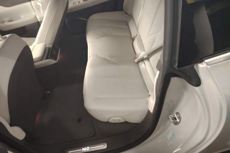 Used Nio ET7 2023 75 kWh Left Rear Seat