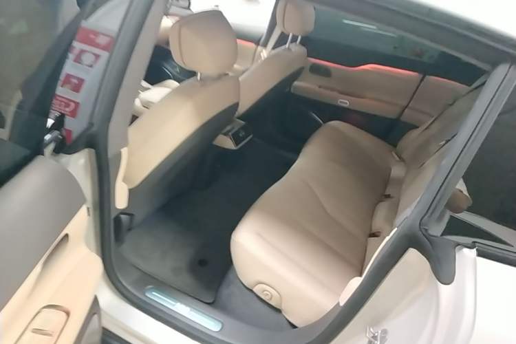 Used Nio ET7 2023 75 kWh Left Rear Seat