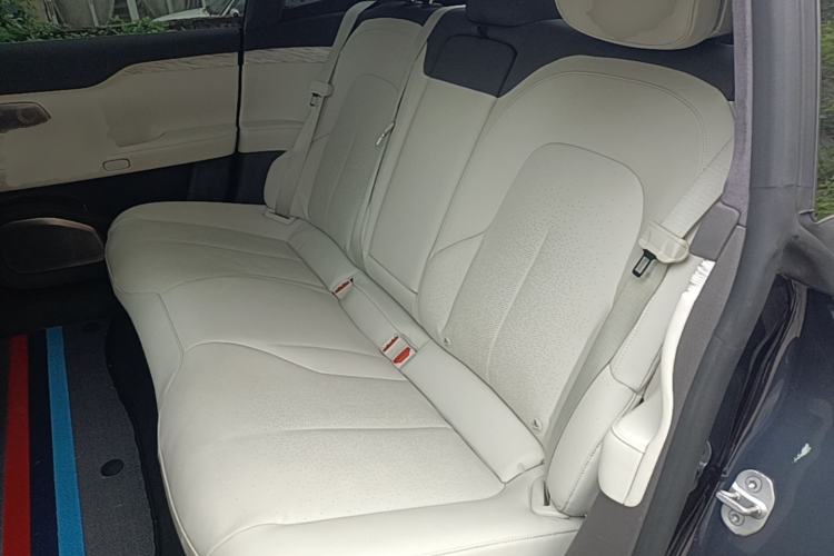 Used Nio ET7 2023 75 kWh Left Rear Seat