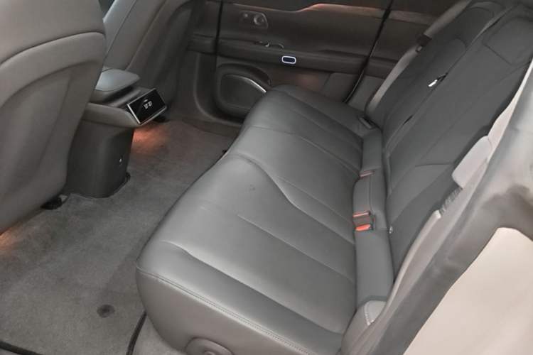 Used Nio ET7 2023 75 kWh Left Rear Seat