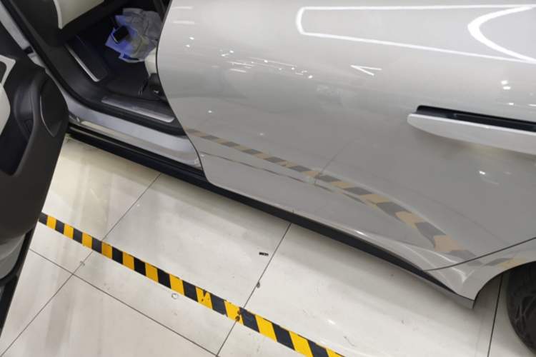 Used Nio ET7 2023 75 kWh Left Side Sill