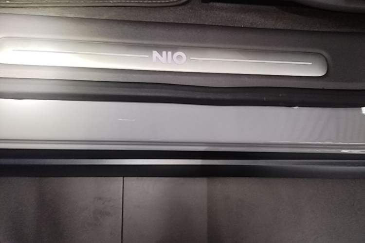 Used Nio ET7 2023 75 kWh Left Side Sill